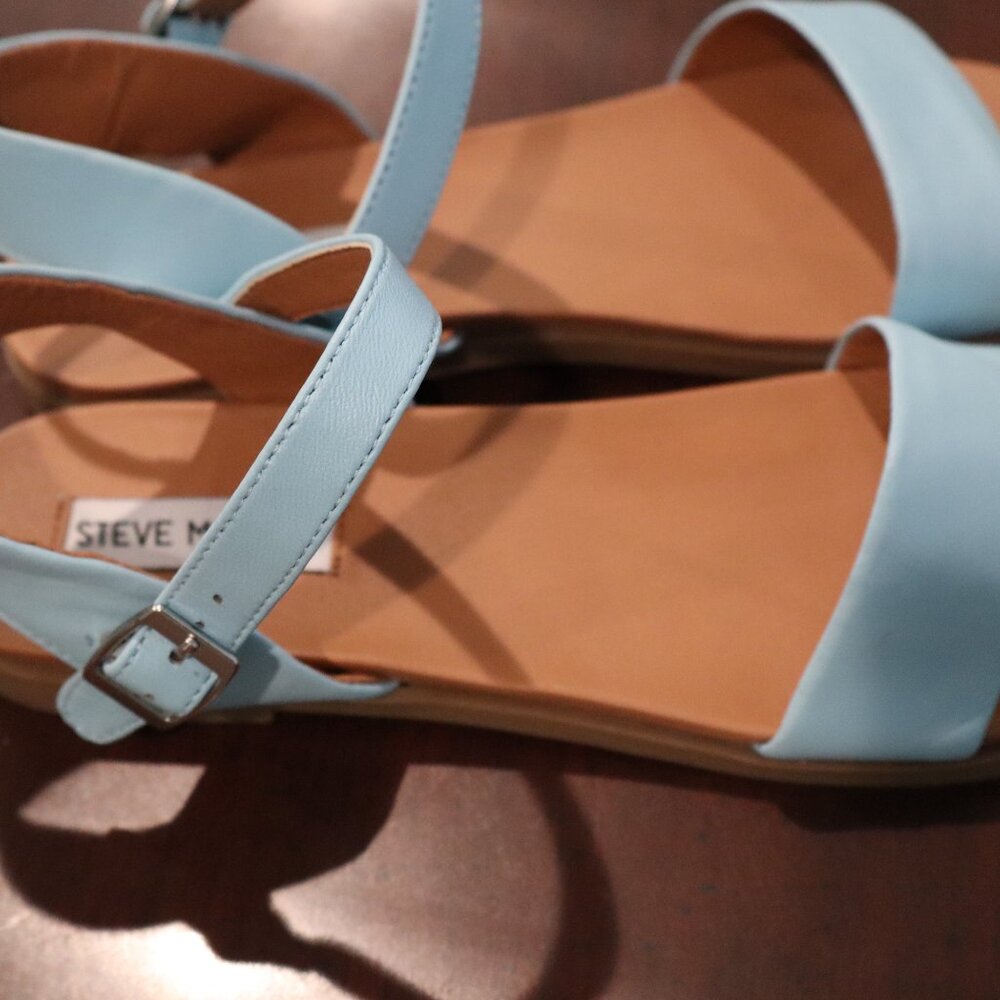 Steve Madden SIZE 8 Women's Dina Flat Sandal - Picture 3 of 5